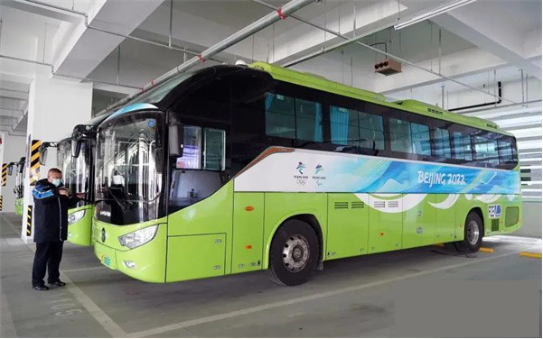 Hydrogen fuel new energy vehicles have served Yanqing competition area._世界智能网联汽车大会暨中国国际新能源和智能网联汽车展览会